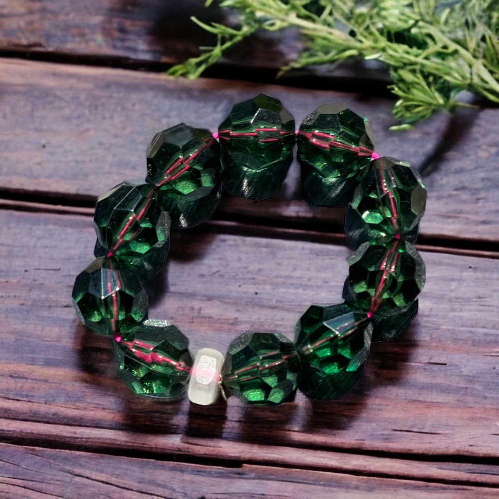 💖 Faceted Emerald Resin Stretch Bracelet 💖